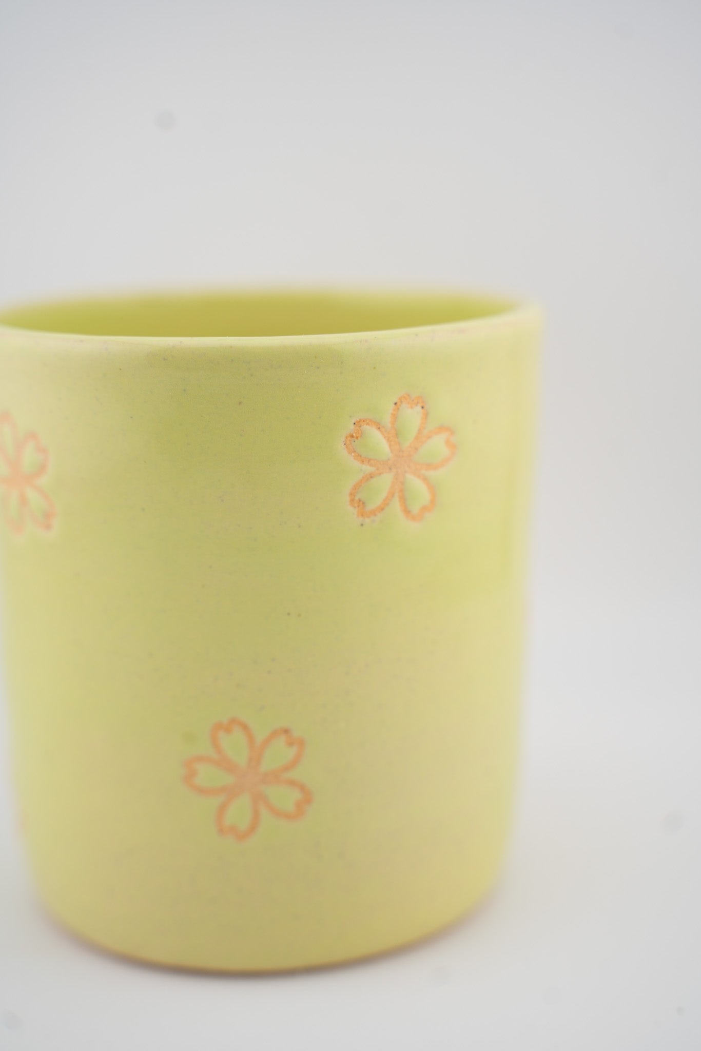 Chartreuse Inlaid Flower Cup