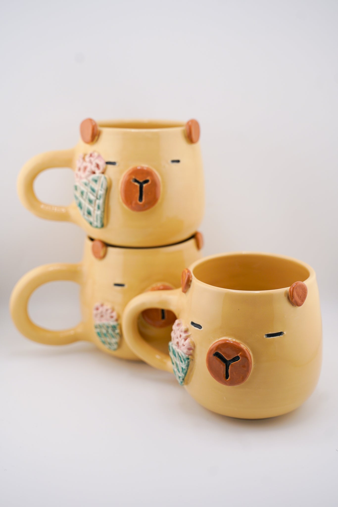 Bouquet Capy Mug [Spring '26]