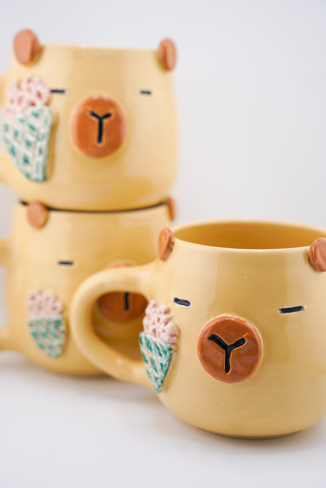 Bouquet Capy Mug [Spring '26]