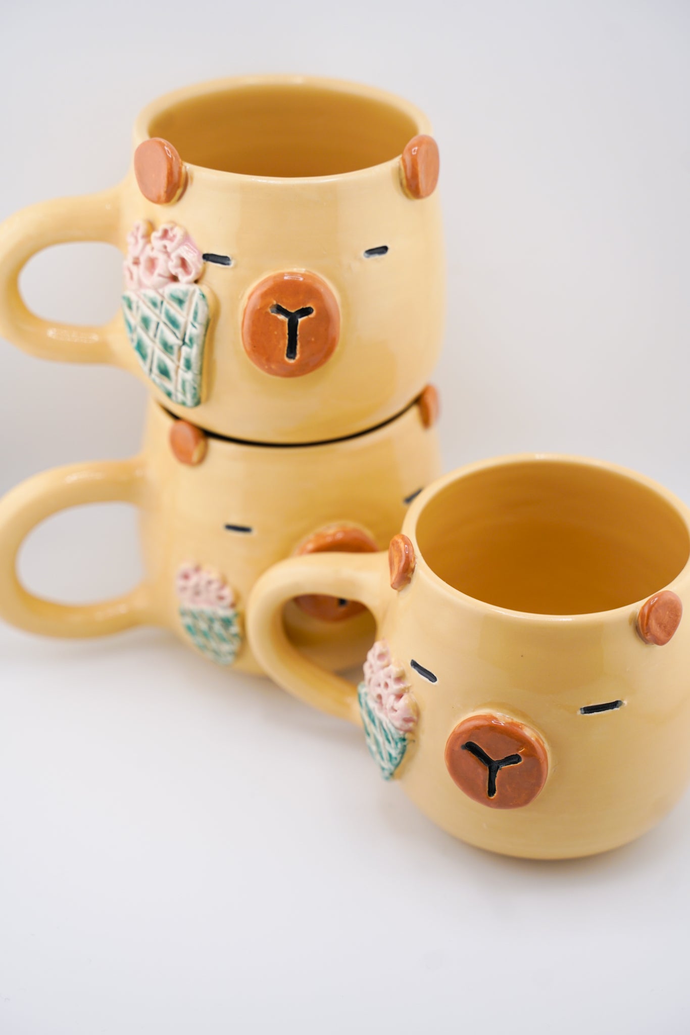 Bouquet Capy Mug [Spring '26]