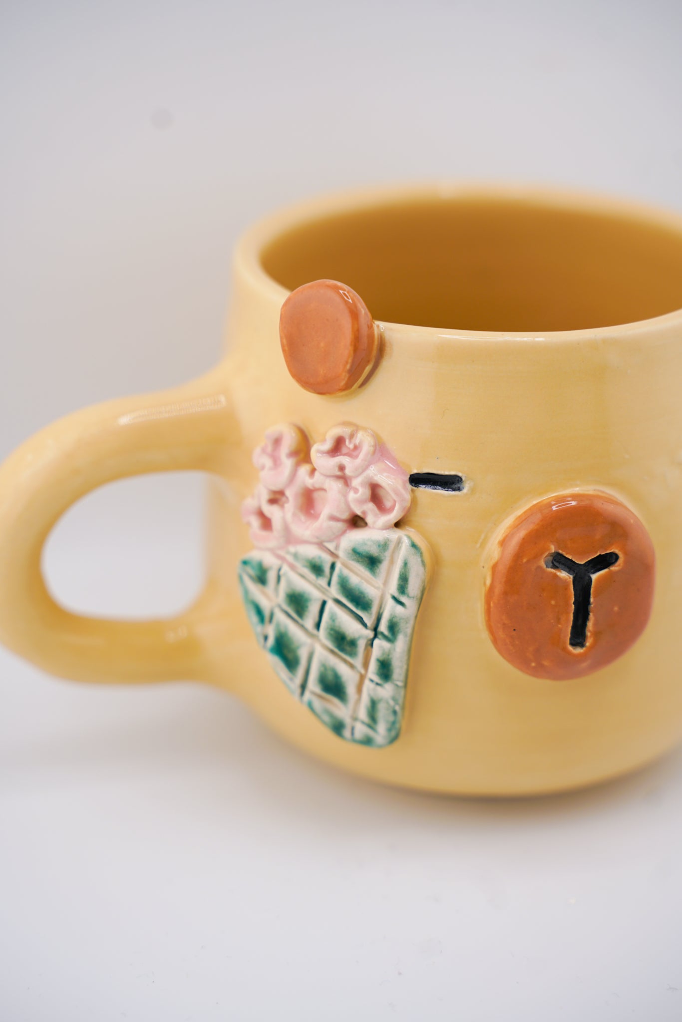 Bouquet Capy Mug [Spring '26]