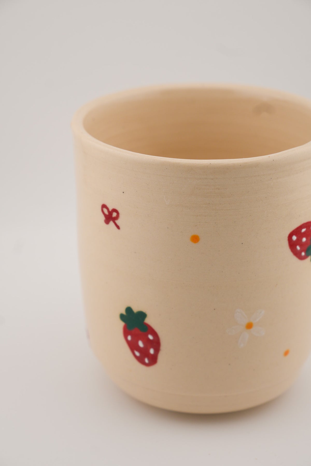 Strawberries & Bows Cup