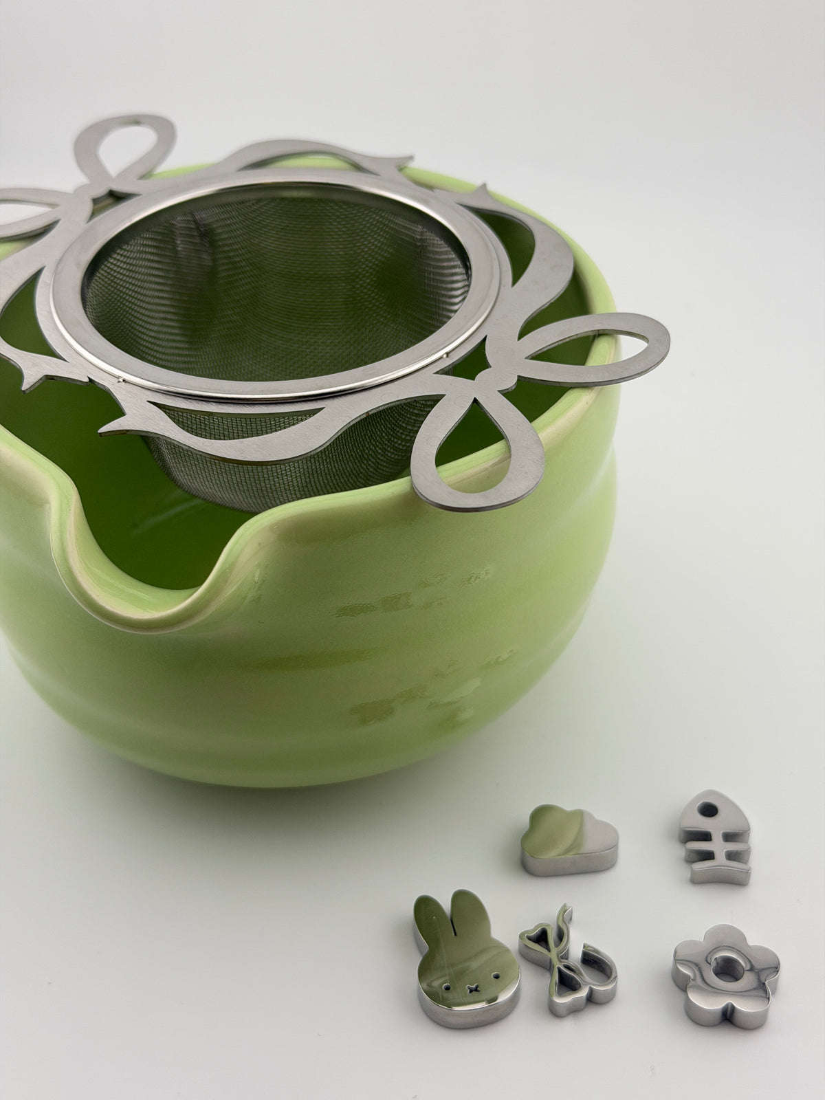 bow matcha sifter or sifting charms